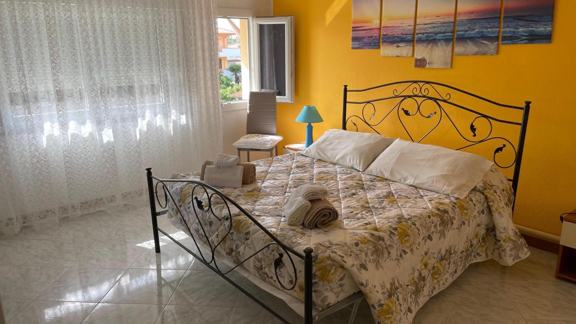 Casa Vacanze Da Roberta A Pochi Km Da Oristano Villa Simaxis Eksteriør billede