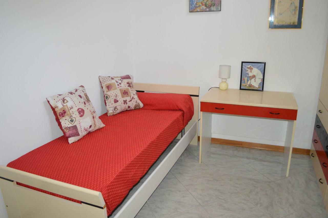 Casa Vacanze Da Roberta A Pochi Km Da Oristano Simaxis Eksteriør billede